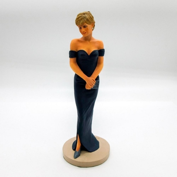 Endurance Resin Figurine, Princess Diana - Picture 1 of 1